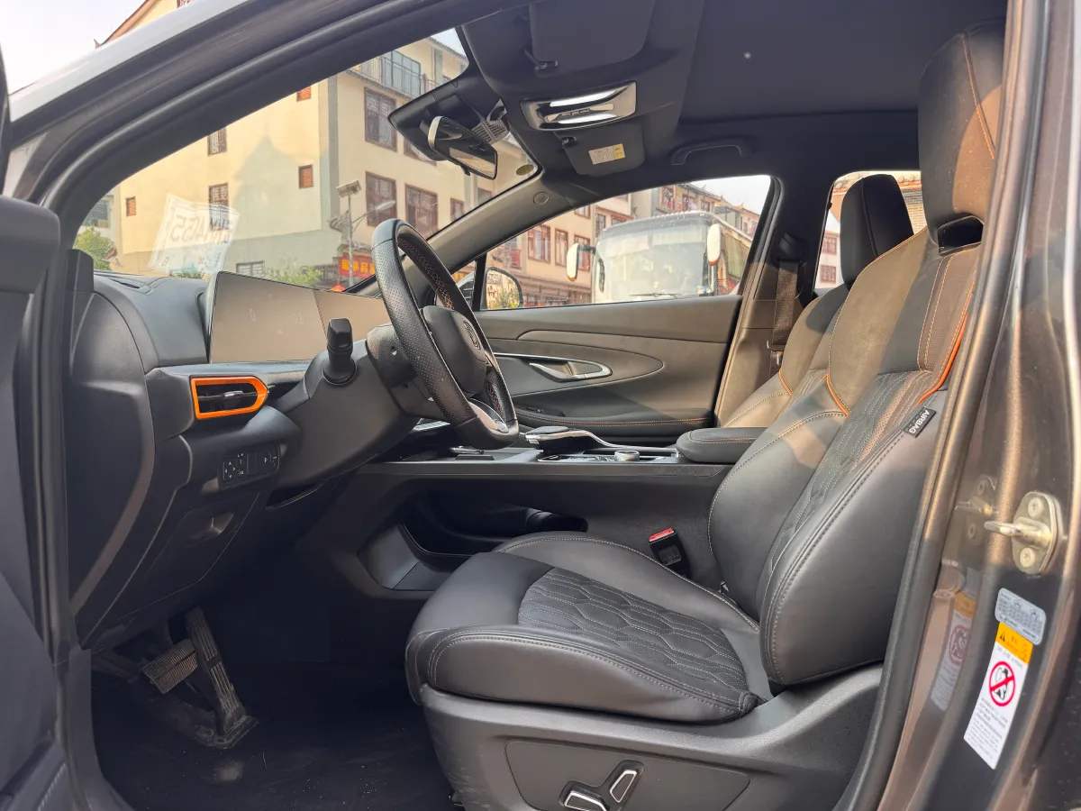 2022 ChangAn UNI-T 1.5T 188HP L4 7DCT,autocango,china used car exporter,china ev exporter,chinese used car exporter,chinese used ev exporter