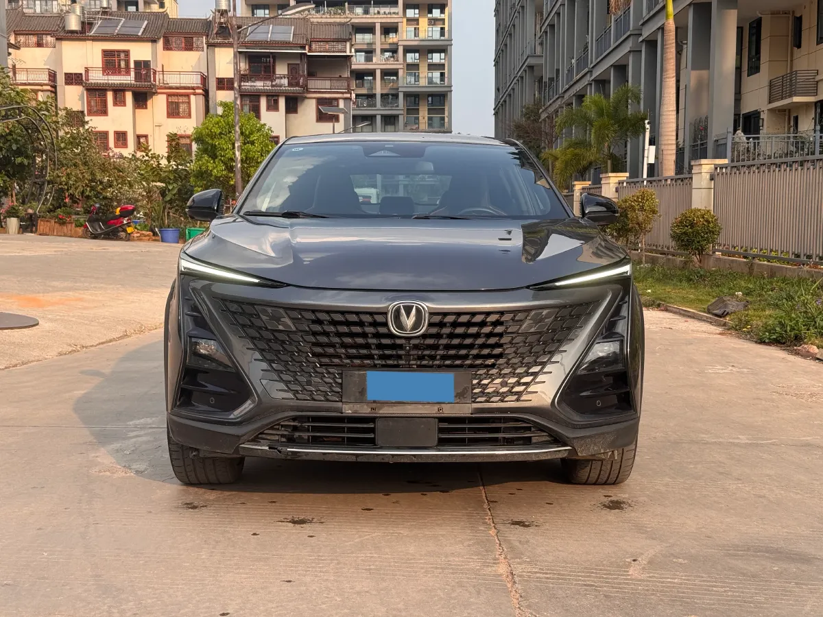 2022 ChangAn UNI-T 1.5T 188HP L4 7DCT,autocango,china used car exporter,china ev exporter,chinese used car exporter,chinese used ev exporter