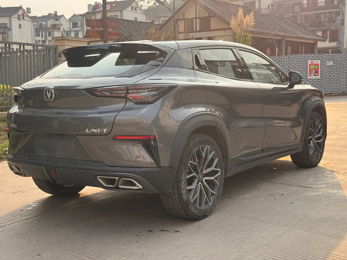 2022 ChangAn UNI-T 1.5T 188HP L4 7DCT,autocango,china used car exporter,china ev exporter,chinese used car exporter,chinese used ev exporter