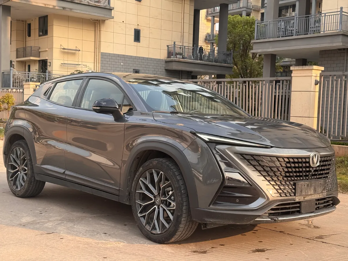 2022 ChangAn UNI-T 1.5T 188HP L4 7DCT,autocango,china used car exporter,china ev exporter,chinese used car exporter,chinese used ev exporter