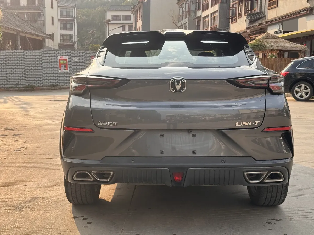 2022 ChangAn UNI-T 1.5T 188HP L4 7DCT,autocango,china used car exporter,china ev exporter,chinese used car exporter,chinese used ev exporter