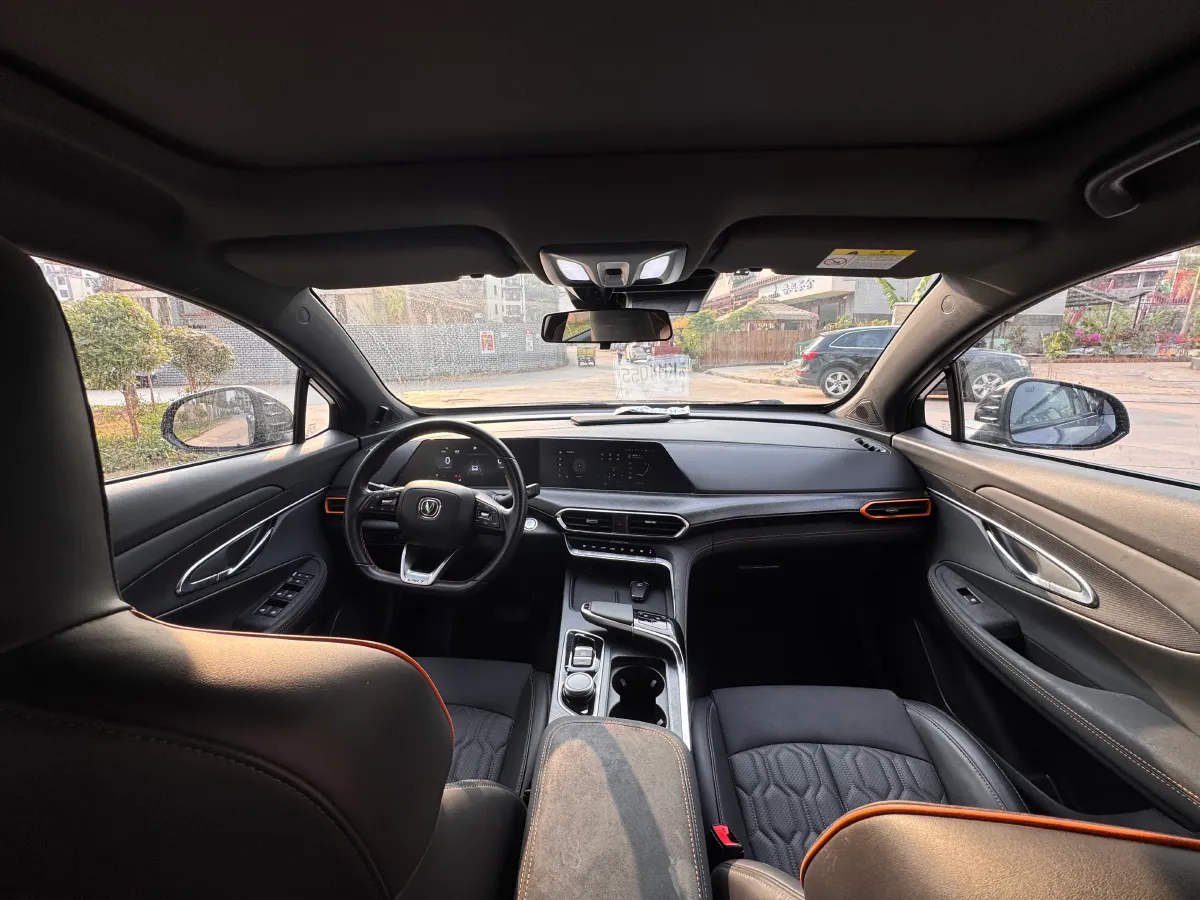 2022 ChangAn UNI-T 1.5T 188HP L4 7DCT,autocango,china used car exporter,china ev exporter,chinese used car exporter,chinese used ev exporter