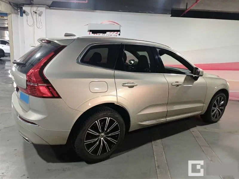 2021 Volvo XC60 2.0T 250HP L4 8AT,autocango,china used car exporter,china ev exporter,chinese used car exporter,chinese used ev exporter