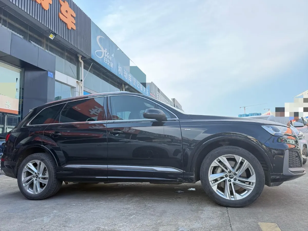2023 Audi Q7 2.0T 265HP L4 8AT,autocango,china used car exporter,china ev exporter,chinese used car exporter,chinese used ev exporter