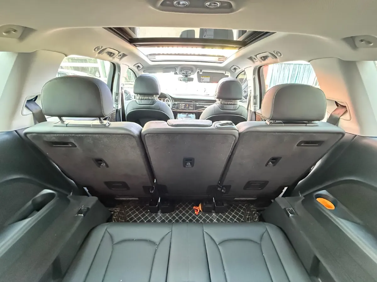 2023 Audi Q7 2.0T 265HP L4 8AT,autocango,china used car exporter,china ev exporter,chinese used car exporter,chinese used ev exporter