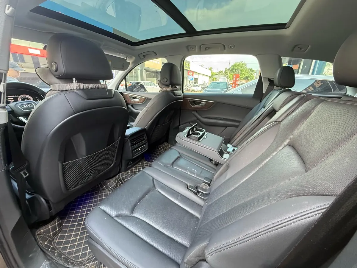 2023 Audi Q7 2.0T 265HP L4 8AT,autocango,china used car exporter,china ev exporter,chinese used car exporter,chinese used ev exporter