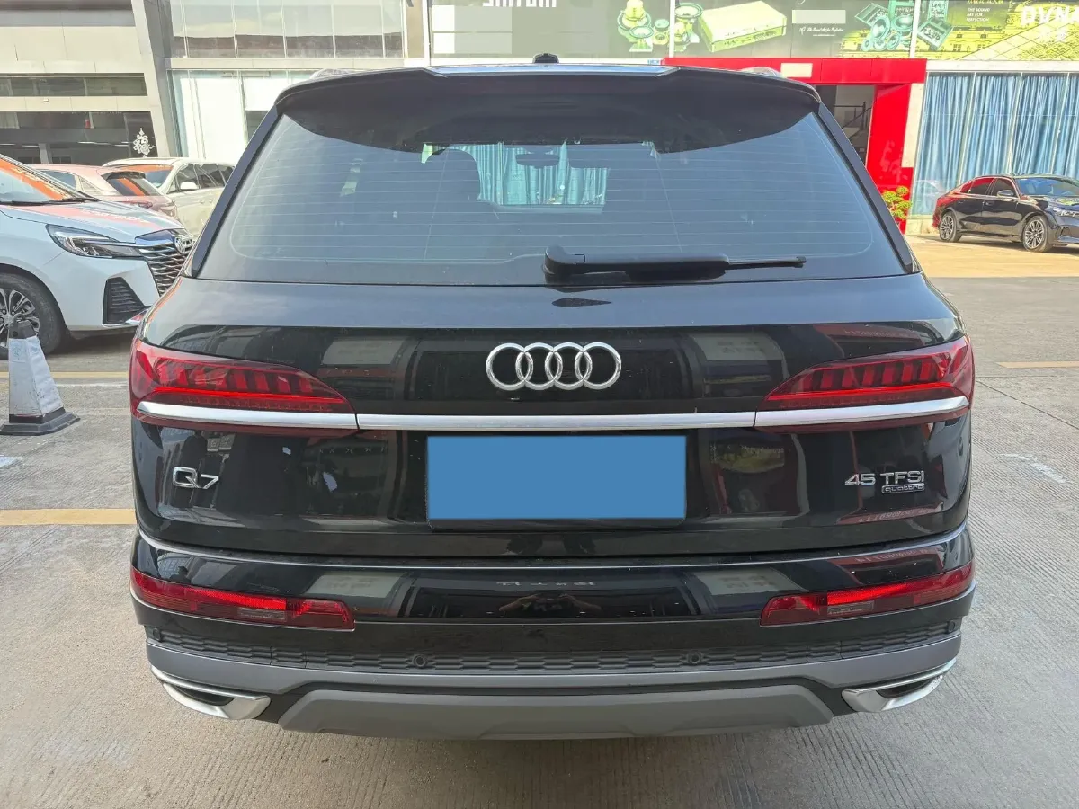 2023 Audi Q7 2.0T 265HP L4 8AT,autocango,china used car exporter,china ev exporter,chinese used car exporter,chinese used ev exporter
