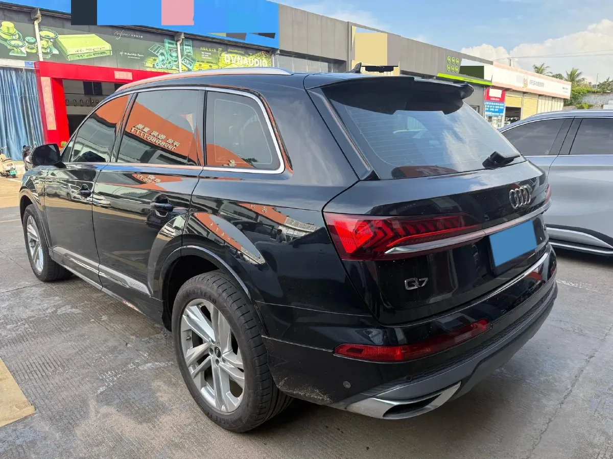 2023 Audi Q7 2.0T 265HP L4 8AT,autocango,china used car exporter,china ev exporter,chinese used car exporter,chinese used ev exporter