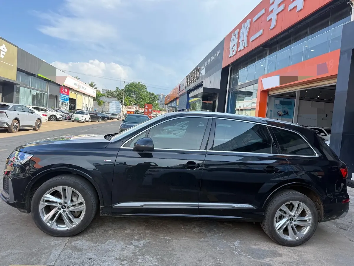 2023 Audi Q7 2.0T 265HP L4 8AT,autocango,china used car exporter,china ev exporter,chinese used car exporter,chinese used ev exporter
