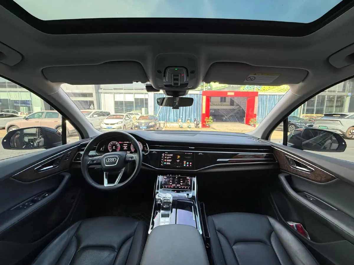 2023 Audi Q7 2.0T 265HP L4 8AT,autocango,china used car exporter,china ev exporter,chinese used car exporter,chinese used ev exporter