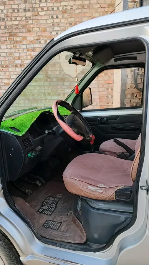 2015 WuLing RongGuang V 1.5L 112HP L4 5MT,autocango,china used car exporter,china ev exporter,chinese used car exporter,chinese used ev exporter