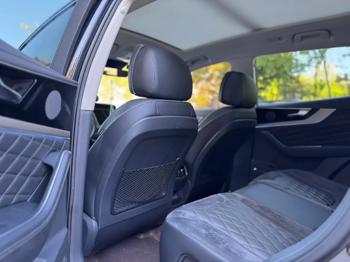 2019 HongQi HS5 2.0T 224HP L4 6AT,autocango,china used car exporter,china ev exporter,chinese used car exporter,chinese used ev exporter
