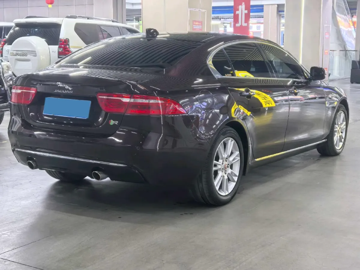 2019 Jeep Cherokee 2.0T 265HP L4 9AT,autocango,china used car exporter,china ev exporter,chinese used car exporter,chinese used ev exporter