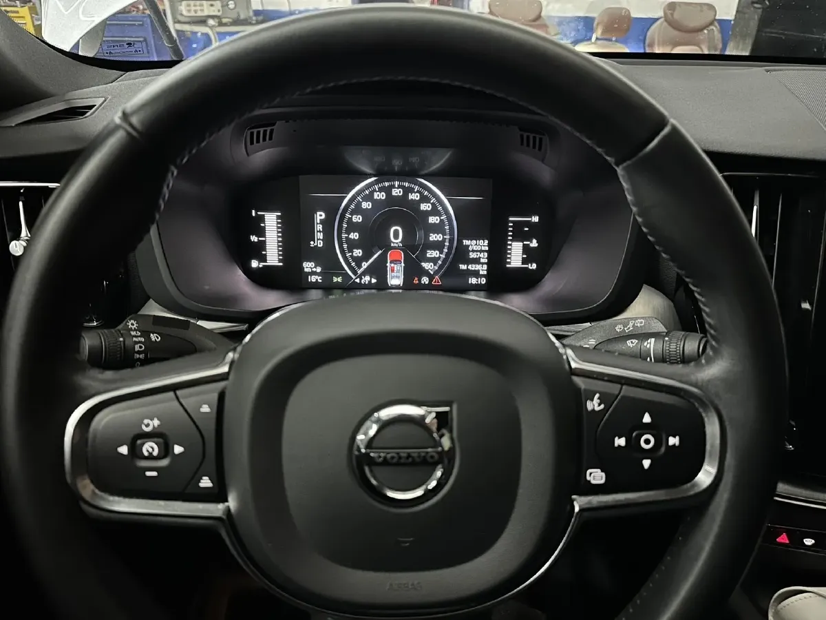 2021 Volvo XC60 2.0T 250HP L4 8AT,autocango,china used car exporter,china ev exporter,chinese used car exporter,chinese used ev exporter