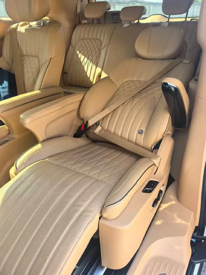 2024 Voyah Dream 1.5T 150HP L4 PHEV 43KWH,autocango,china used car exporter,china ev exporter,chinese used car exporter,chinese used ev exporter