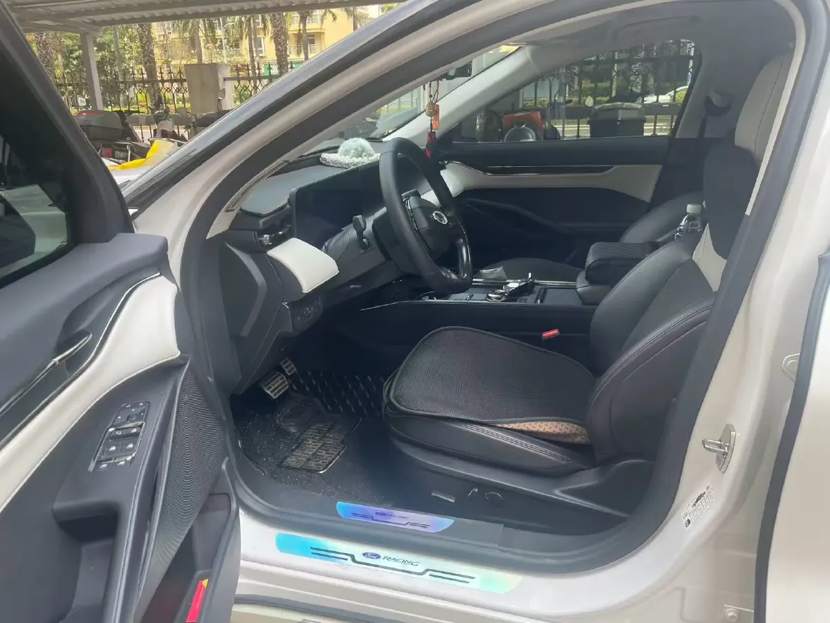 2022 Ford Mondeo 2.0T 238HP L4 8AT,autocango,china used car exporter,china ev exporter,chinese used car exporter,chinese used ev exporter