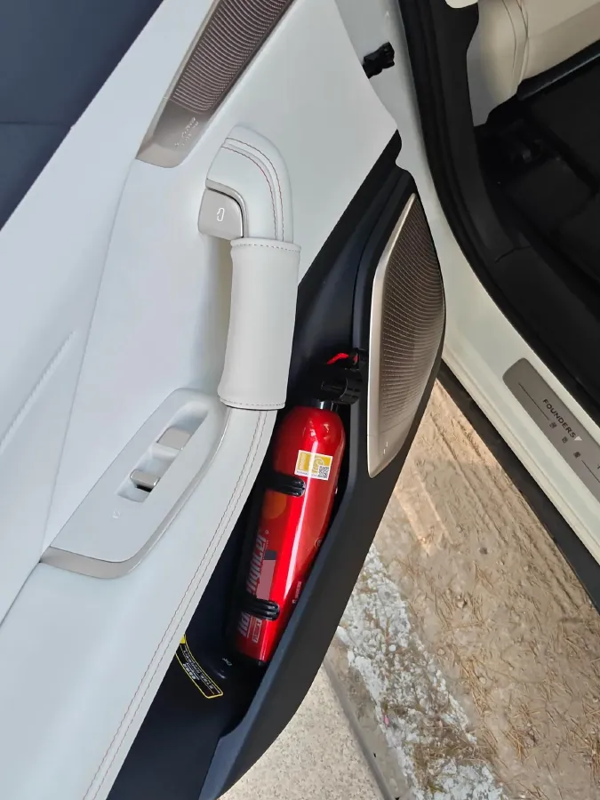 2024 IM L6 BEV 75KWH,autocango,china used car exporter,china ev exporter,chinese used car exporter,chinese used ev exporter