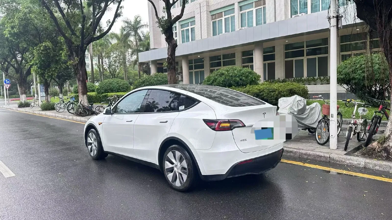 2022 Tesla Model Y BEV 60KWH,autocango,china used car exporter,china ev exporter,chinese used car exporter,chinese used ev exporter