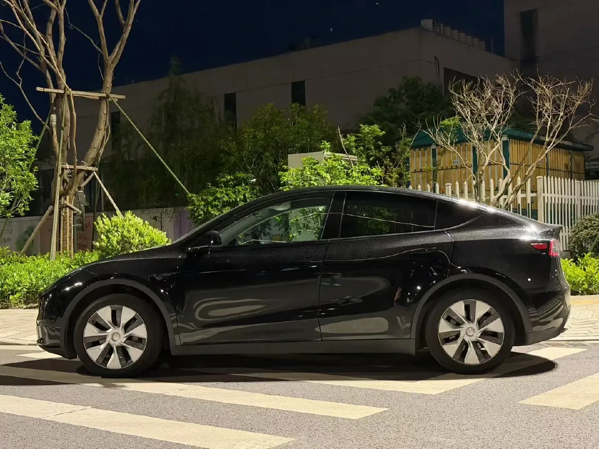 2022 Tesla Model Y BEV 60KWH,autocango,china used car exporter,china ev exporter,chinese used car exporter,chinese used ev exporter