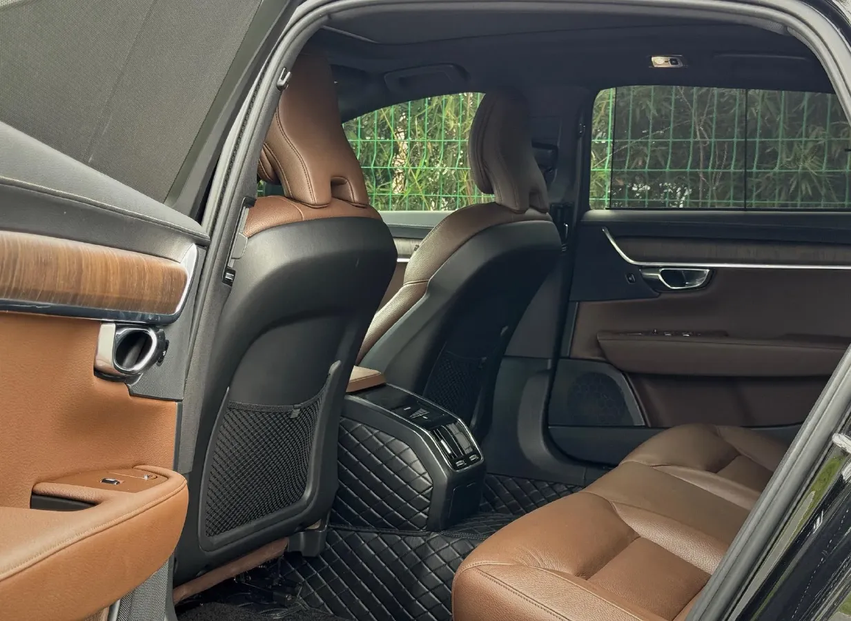 2021 Volvo S90 2.0T 250HP L4 8AT,autocango,china used car exporter,china ev exporter,chinese used car exporter,chinese used ev exporter