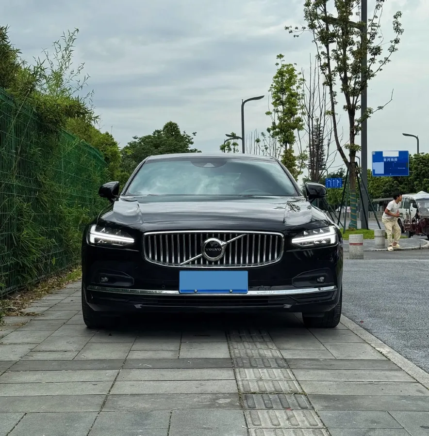 2021 Volvo S90 2.0T 250HP L4 8AT,autocango,china used car exporter,china ev exporter,chinese used car exporter,chinese used ev exporter