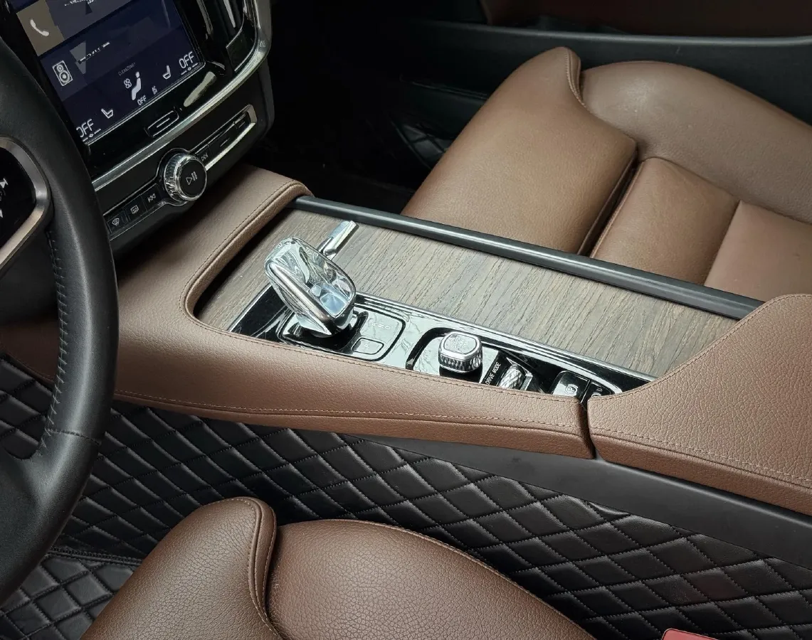 2021 Volvo S90 2.0T 250HP L4 8AT,autocango,china used car exporter,china ev exporter,chinese used car exporter,chinese used ev exporter