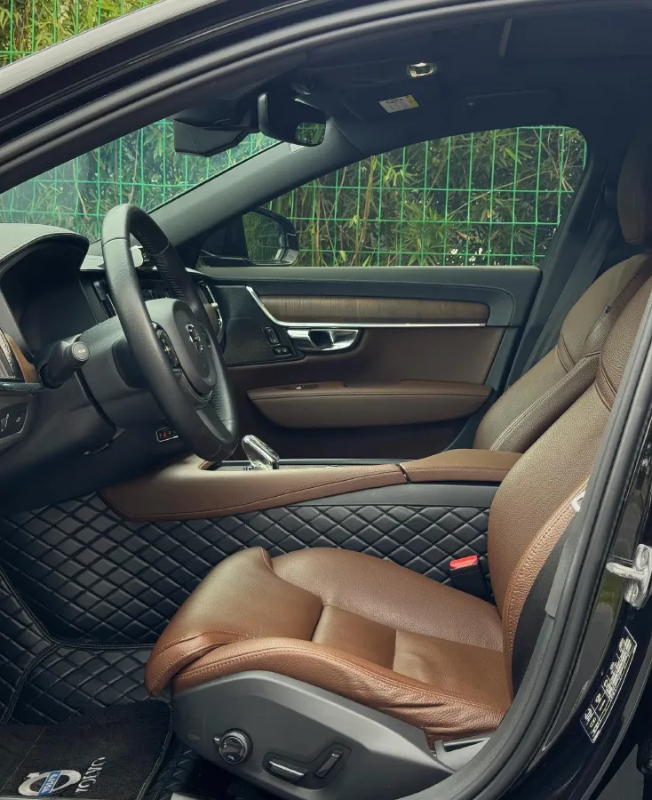 2021 Volvo S90 2.0T 250HP L4 8AT,autocango,china used car exporter,china ev exporter,chinese used car exporter,chinese used ev exporter