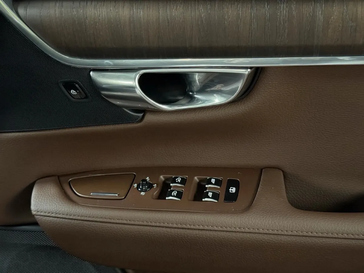 2021 Volvo S90 2.0T 250HP L4 8AT,autocango,china used car exporter,china ev exporter,chinese used car exporter,chinese used ev exporter