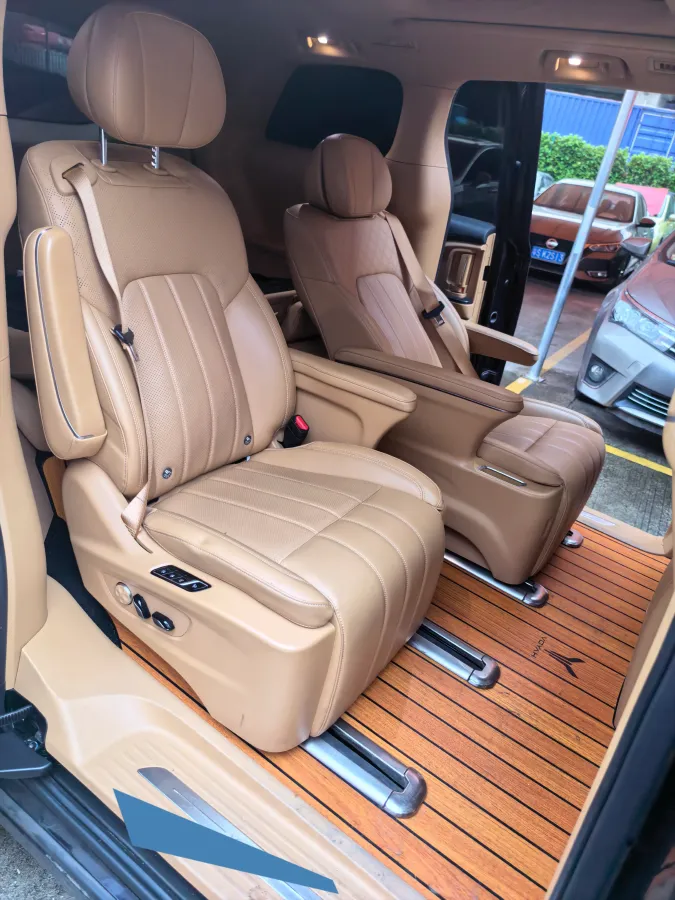 2024 Voyah Dream 1.5T 150HP L4 PHEV 43KWH,autocango,china used car exporter,china ev exporter,chinese used car exporter,chinese used ev exporter