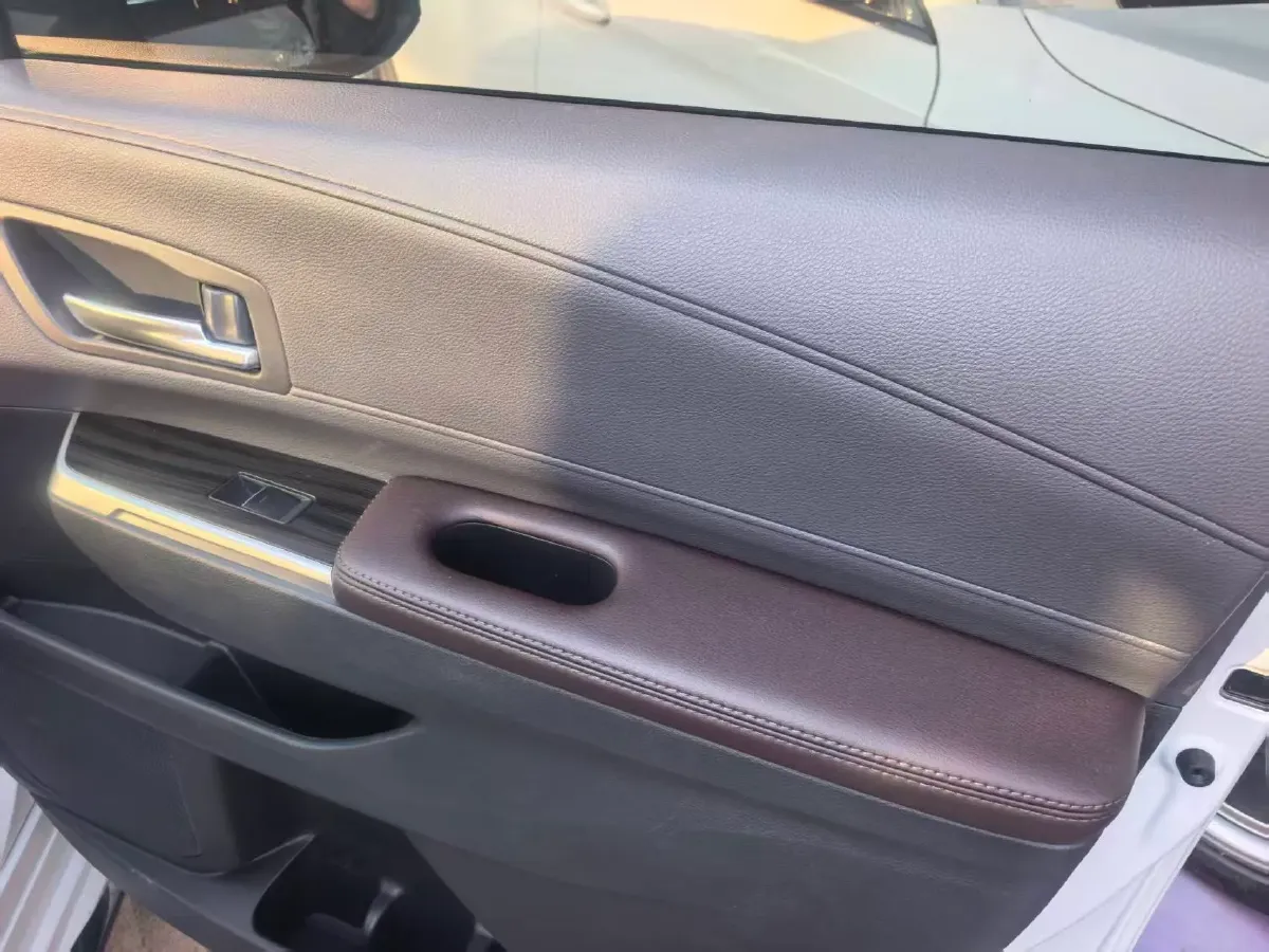 2023 Toyota Sienna 2.5L 189HP L4 E-CVT Hybrid,autocango,china used car exporter,china ev exporter,chinese used car exporter,chinese used ev exporter