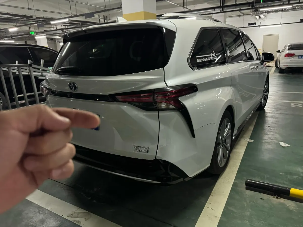 2023 Toyota Sienna 2.5L 189HP L4 E-CVT Hybrid,autocango,china used car exporter,china ev exporter,chinese used car exporter,chinese used ev exporter