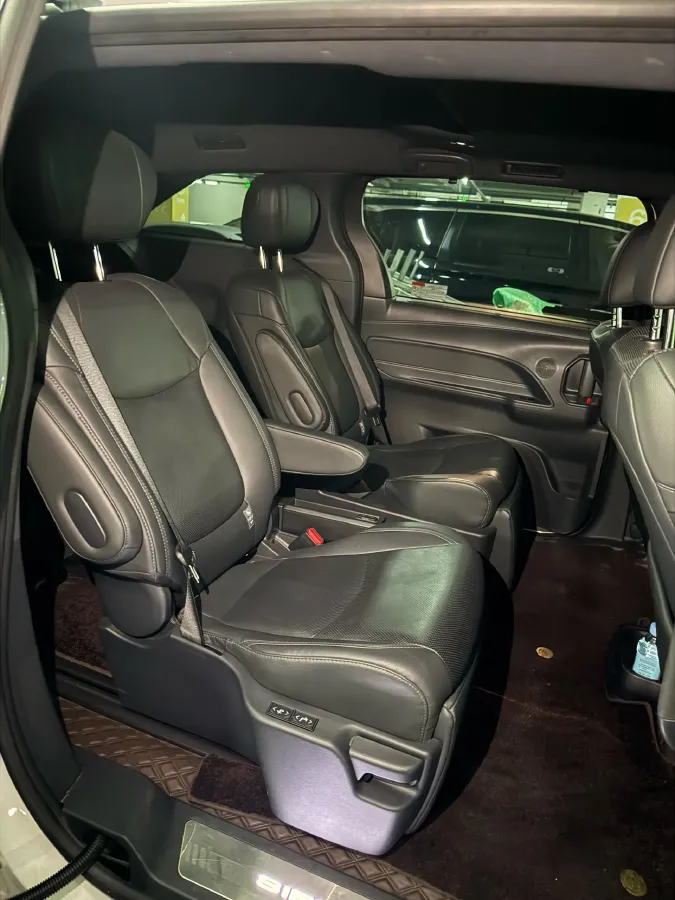 2023 Toyota Sienna 2.5L 189HP L4 E-CVT Hybrid,autocango,china used car exporter,china ev exporter,chinese used car exporter,chinese used ev exporter