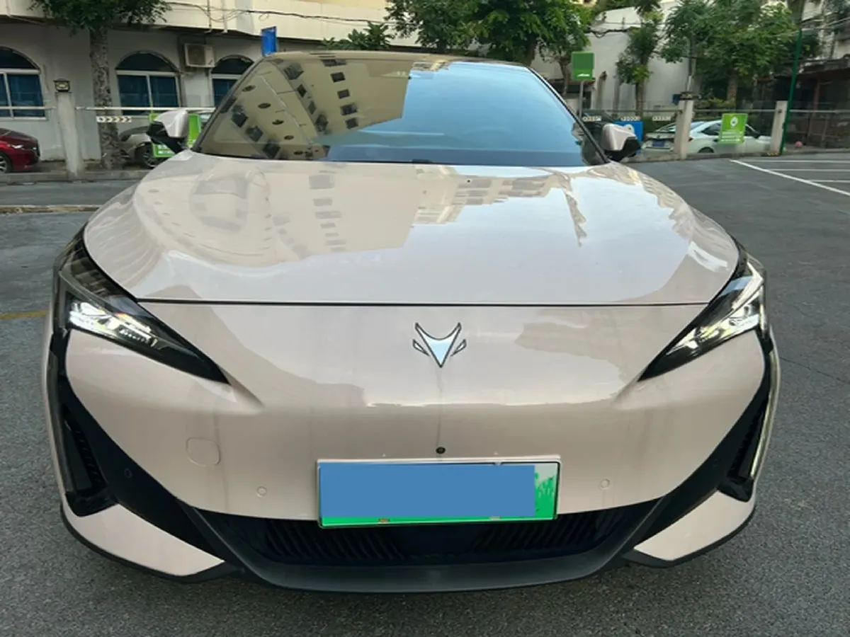 2024 ARCFOX αT5 BEV 79.2KWH,autocango,china used car exporter,china ev exporter,chinese used car exporter,chinese used ev exporter