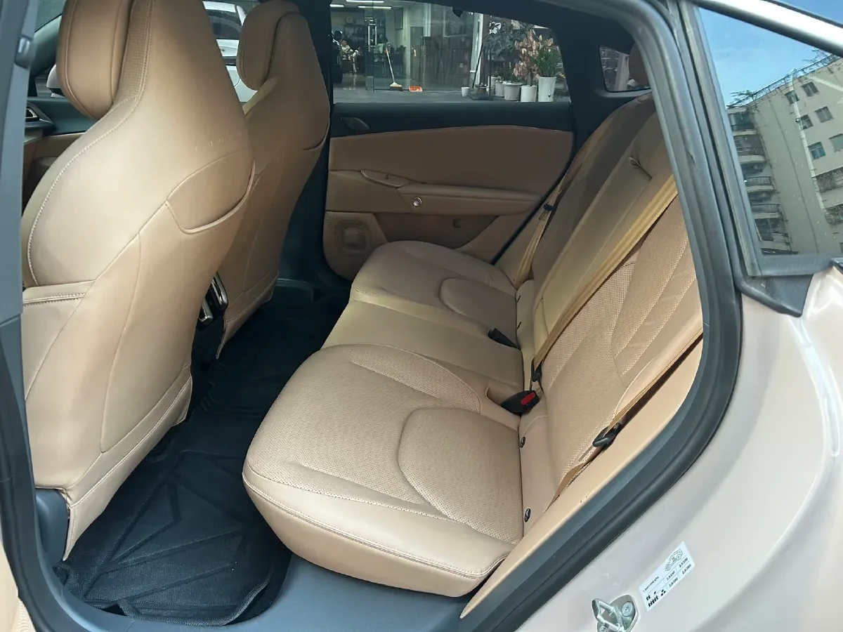 2024 ARCFOX αT5 BEV 79.2KWH,autocango,china used car exporter,china ev exporter,chinese used car exporter,chinese used ev exporter