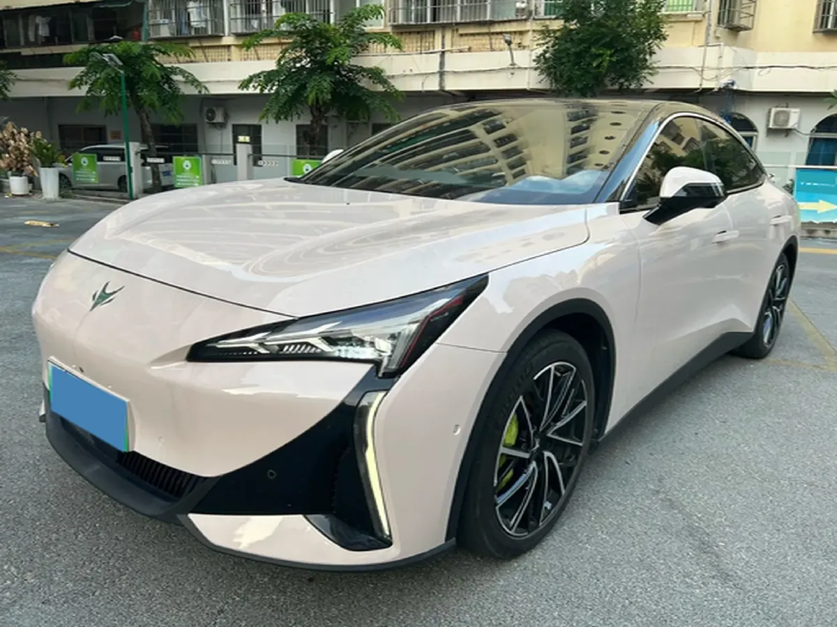 2024 ARCFOX αT5 BEV 79.2KWH,autocango,china used car exporter,china ev exporter,chinese used car exporter,chinese used ev exporter