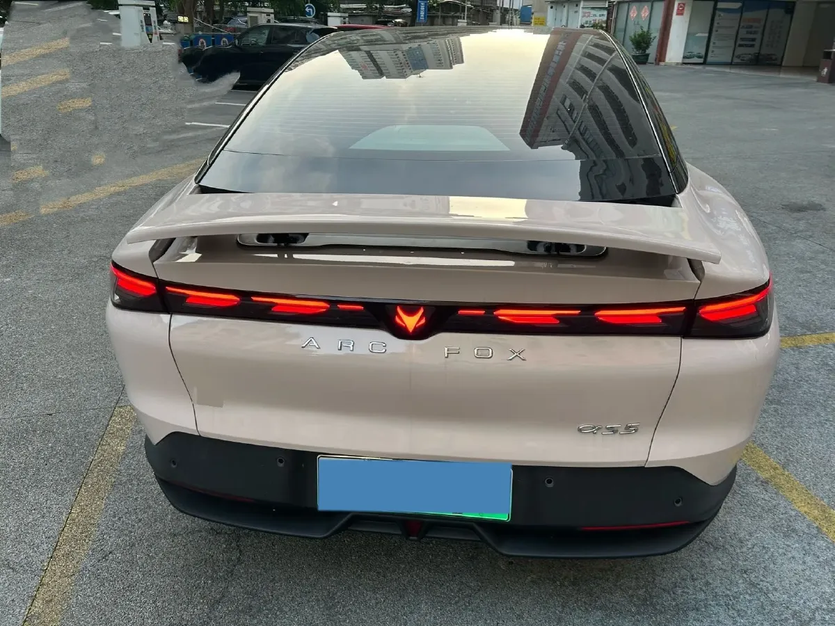 2024 ARCFOX αT5 BEV 79.2KWH,autocango,china used car exporter,china ev exporter,chinese used car exporter,chinese used ev exporter