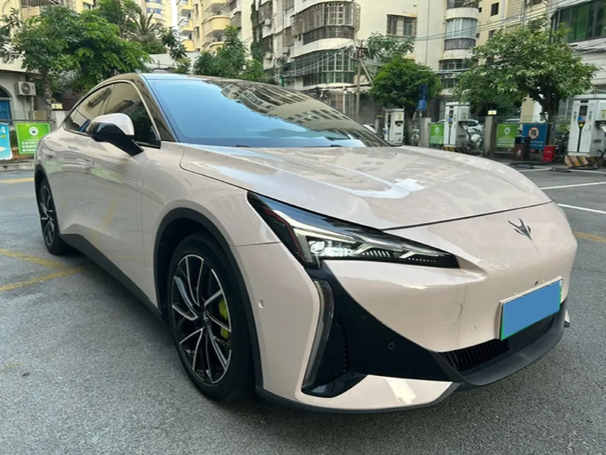2024 ARCFOX αT5 BEV 79.2KWH,autocango,china used car exporter,china ev exporter,chinese used car exporter,chinese used ev exporter