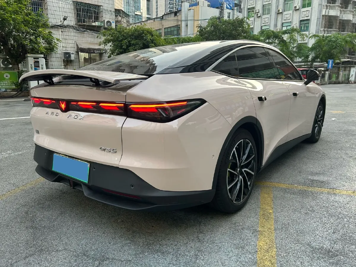 2024 ARCFOX αT5 BEV 79.2KWH,autocango,china used car exporter,china ev exporter,chinese used car exporter,chinese used ev exporter