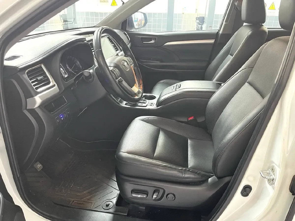 2019 Lincoln MKC 2.0T 203HP L4 6AT,autocango,china used car exporter,china ev exporter,chinese used car exporter,chinese used ev exporter
