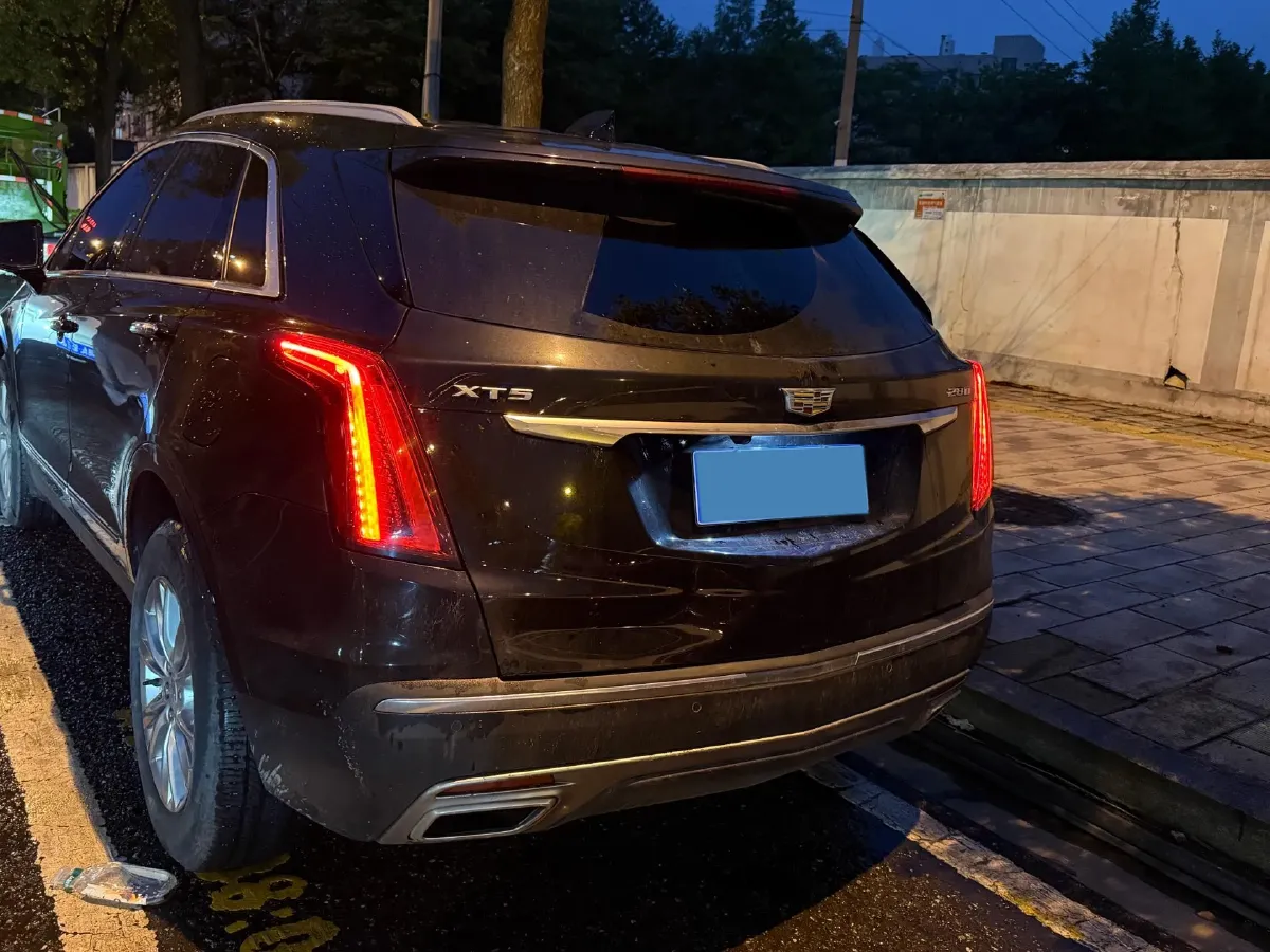 2022 Cadillac XT5 2.0T 237HP L4 9AT,autocango,china used car exporter,china ev exporter,chinese used car exporter,chinese used ev exporter