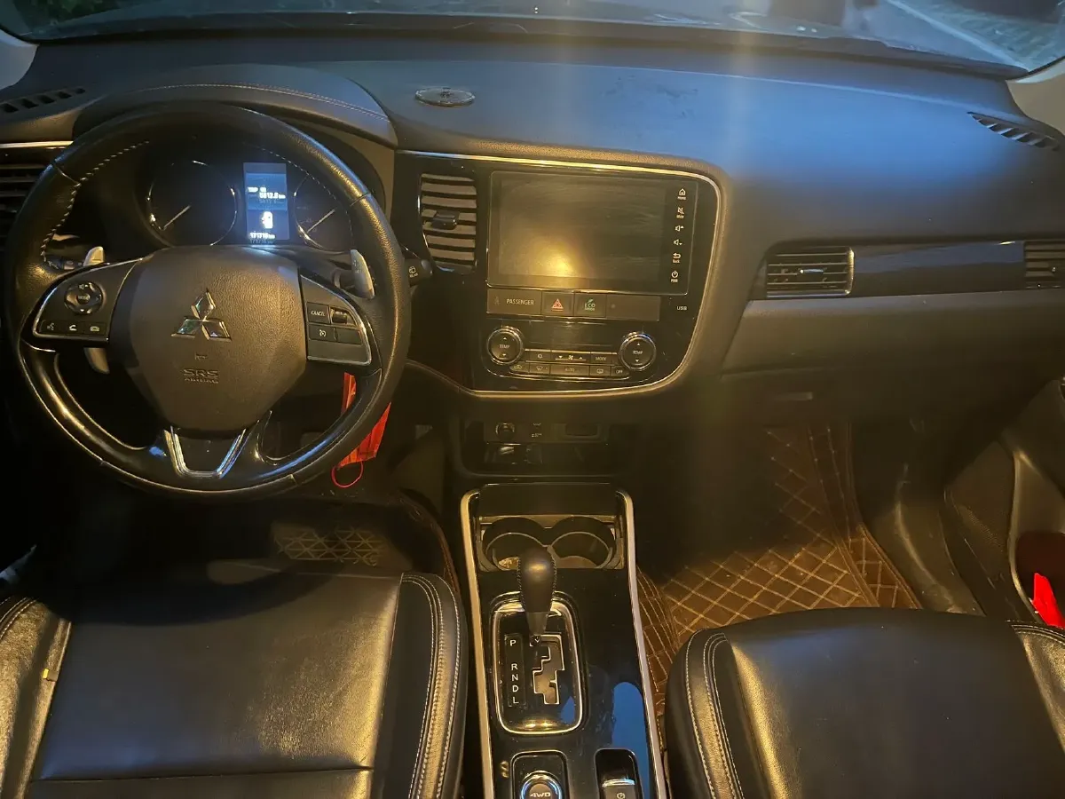 2019 Mitsubishi Outlander 2.4L 192HP L4 CVT,autocango,china used car exporter,china ev exporter,chinese used car exporter,chinese used ev exporter
