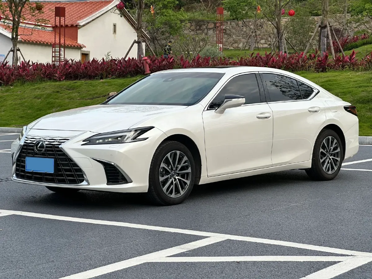 2025 Lexus ES 2.0L 173HP L4 CVT,autocango,china used car exporter,china ev exporter,chinese used car exporter,chinese used ev exporter