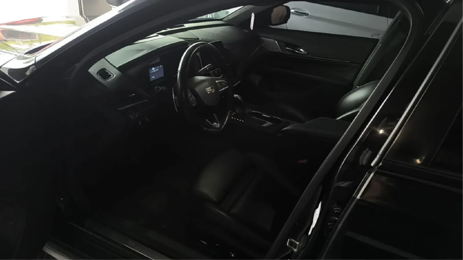 2021 Cadillac CT4 2.0T 237HP L4 8AT,autocango,china used car exporter,china ev exporter,chinese used car exporter,chinese used ev exporter
