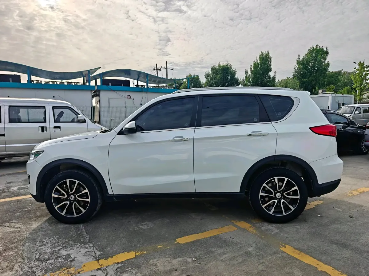 2019 KaiYi X3 1.5L 116HP L4 5MT,autocango,china used car exporter,china ev exporter,chinese used car exporter,chinese used ev exporter