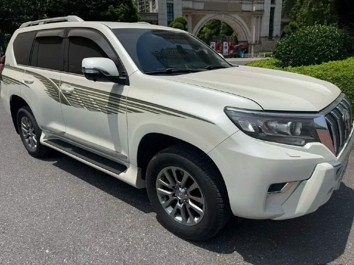 2019 Land Rover Range Rover Velar 2.0T 300HP L4 8AT,autocango,china used car exporter,china ev exporter,chinese used car exporter,chinese used ev exporter