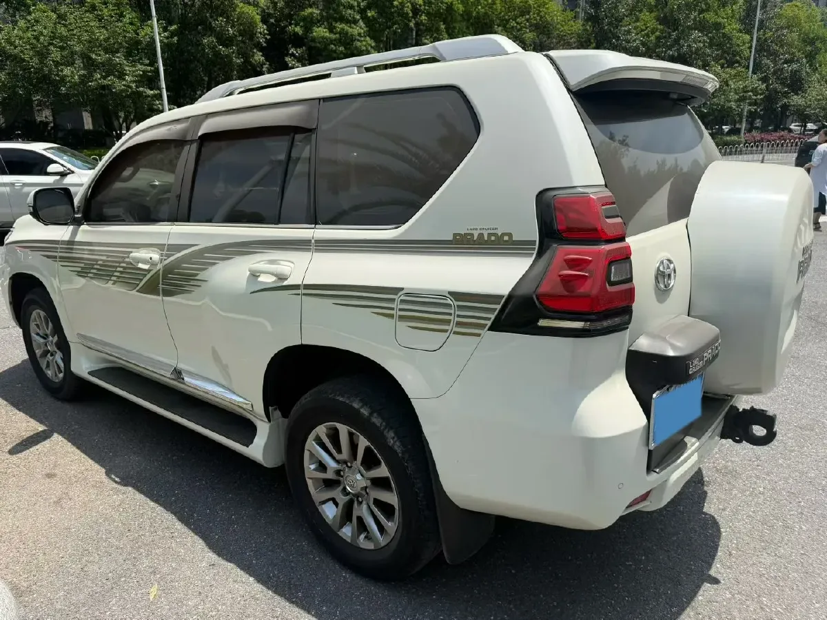 2019 Land Rover Range Rover Velar 2.0T 300HP L4 8AT,autocango,china used car exporter,china ev exporter,chinese used car exporter,chinese used ev exporter
