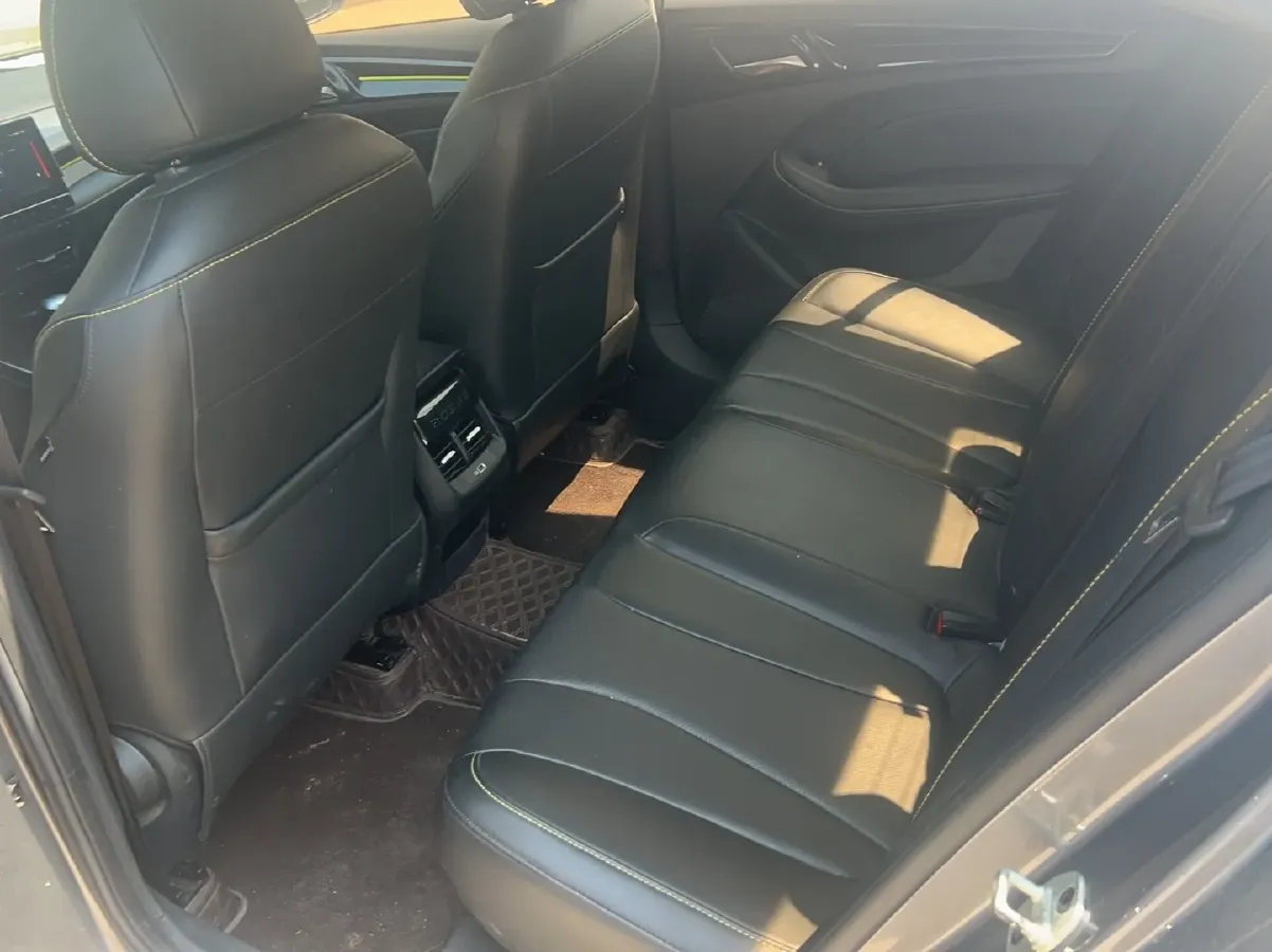 2021 Roewe i5 1.5L 120HP L4 CVT,autocango,china used car exporter,china ev exporter,chinese used car exporter,chinese used ev exporter