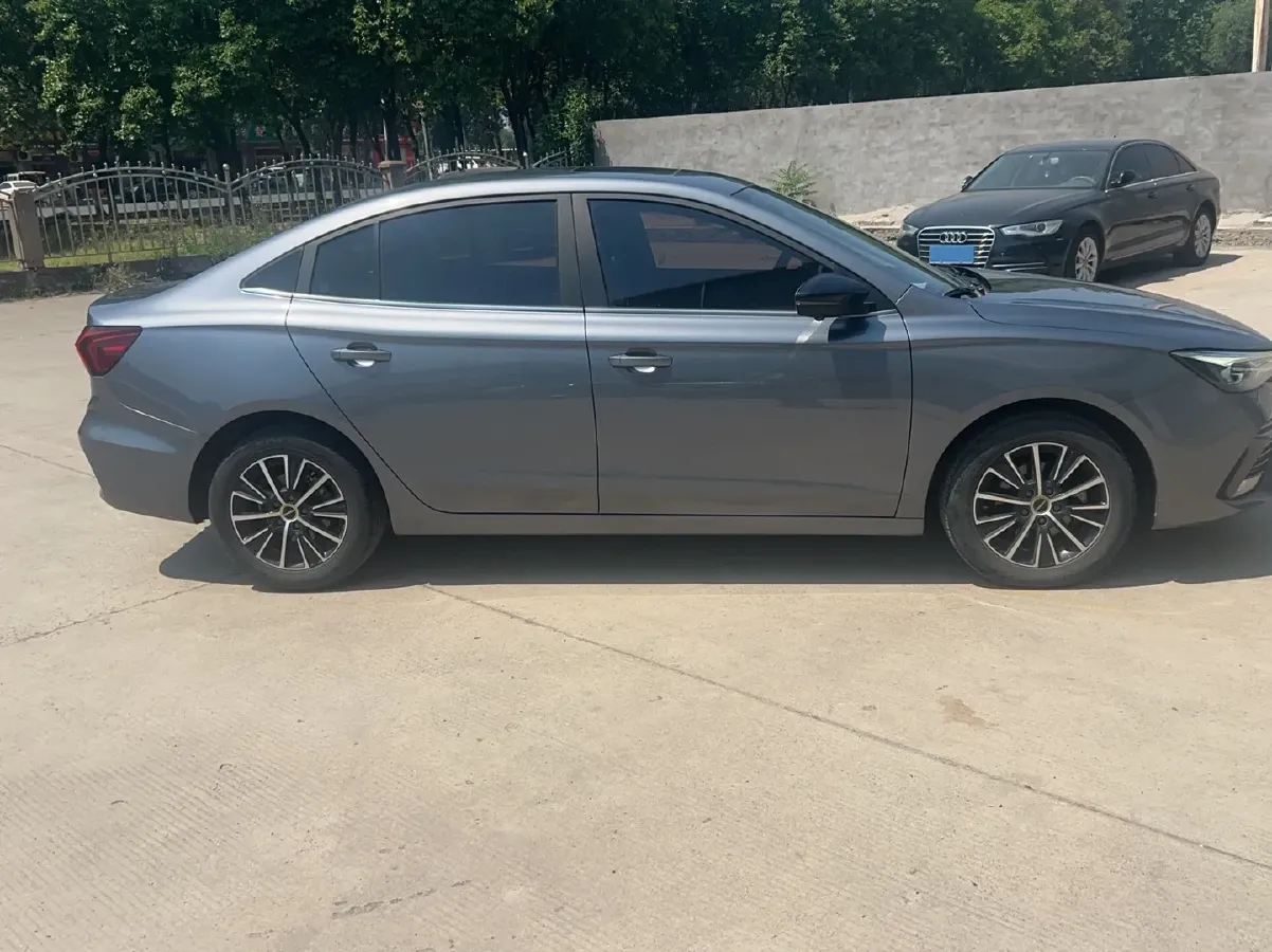 2021 Roewe i5 1.5L 120HP L4 CVT,autocango,china used car exporter,china ev exporter,chinese used car exporter,chinese used ev exporter