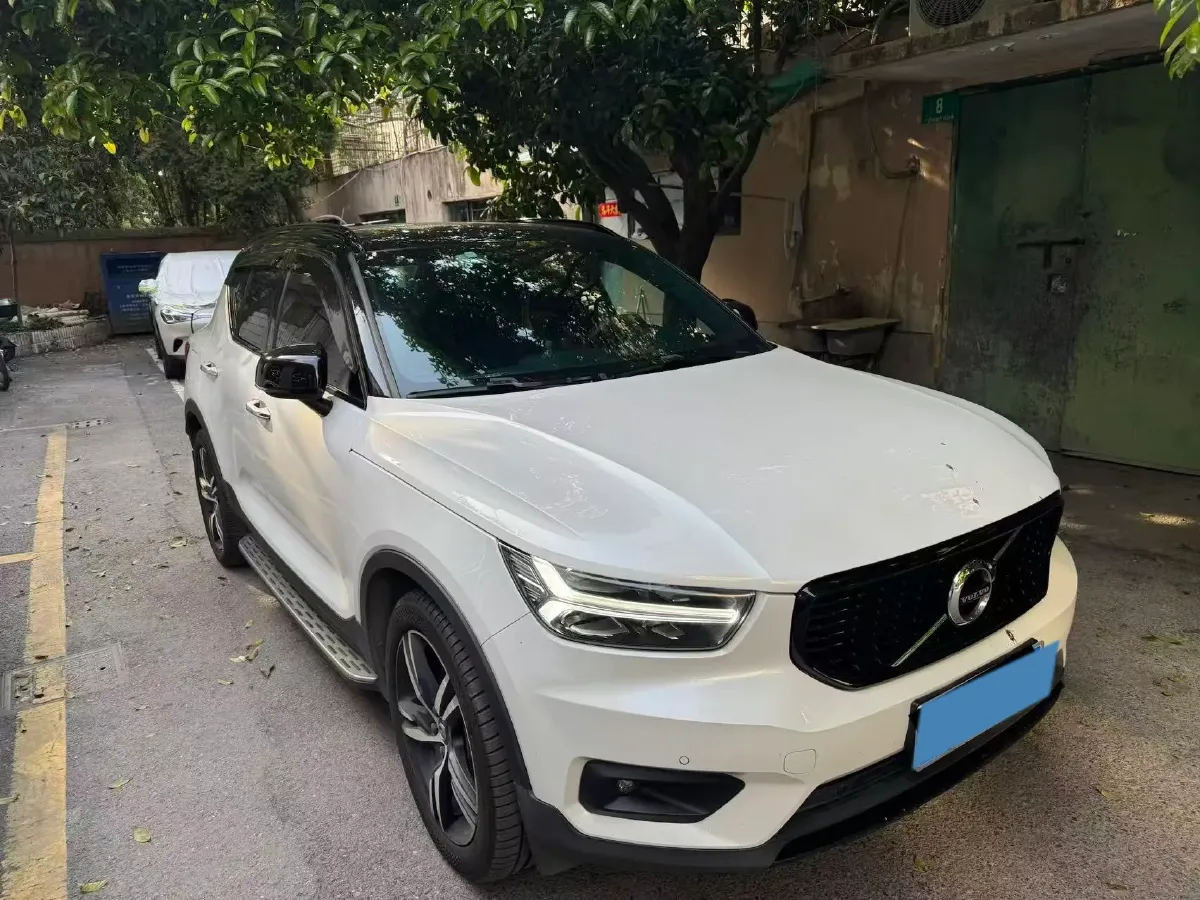 2020 Volvo XC40 2.0T 190HP L4 8AT,autocango,china used car exporter,china ev exporter,chinese used car exporter,chinese used ev exporter