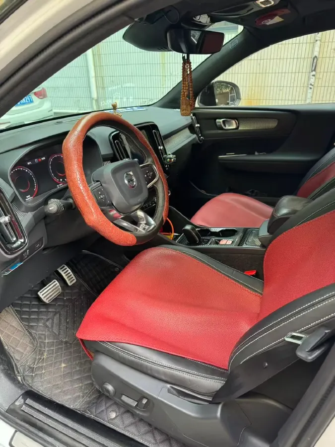 2020 Volvo XC40 2.0T 190HP L4 8AT,autocango,china used car exporter,china ev exporter,chinese used car exporter,chinese used ev exporter